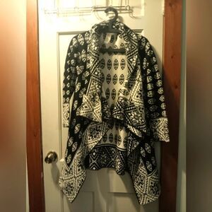 🤠Elodie Mohair/Acrylic Shawl/Cape/Sweater Size Large